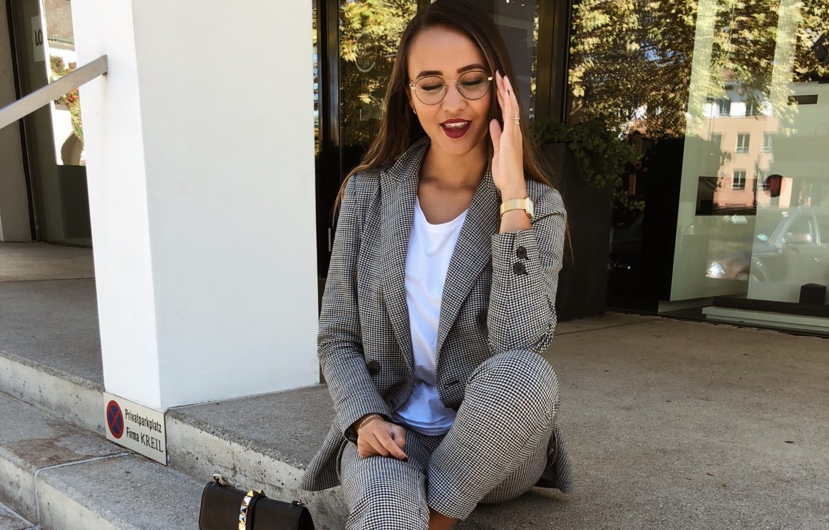 My new accessory: Glasses