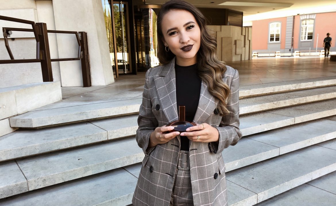 Turn golden with the Calvin Klein Euphoria Amber Gold perfume